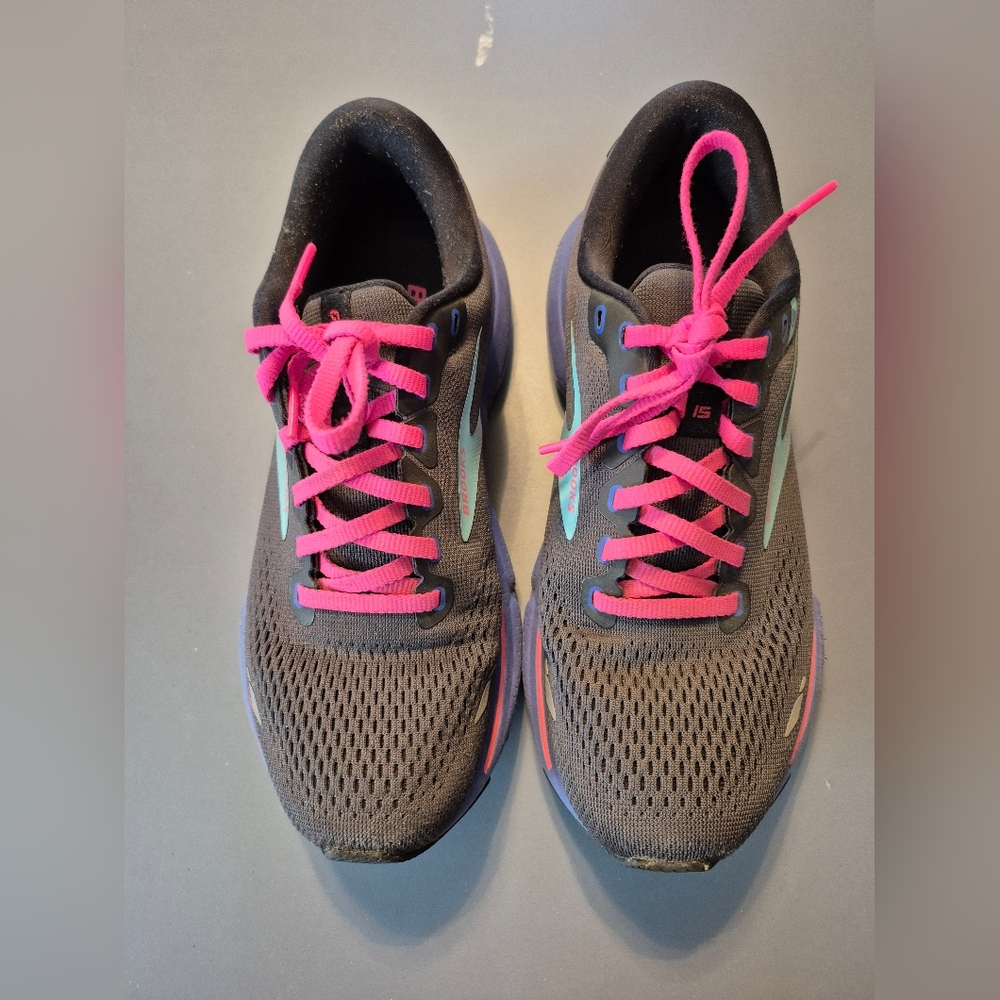 Brooks Women's Grey and Pink Athletic Shoes